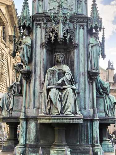 praha_hrave-pravnicka-fakulta